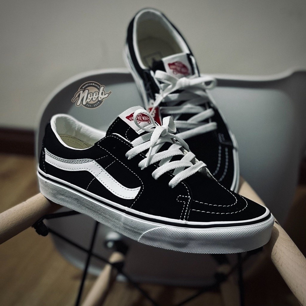 Vans classic Sk8-Low รองเท้าผ้าใบ สีดํา/ขาว