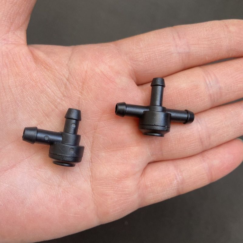 VOLVO Wiper Sprinkler Joint Tee ข้อต่อท่อน้ําสองทาง S80 S60 S40 XC90 XC60 S60L อะไหล่รถยนต์