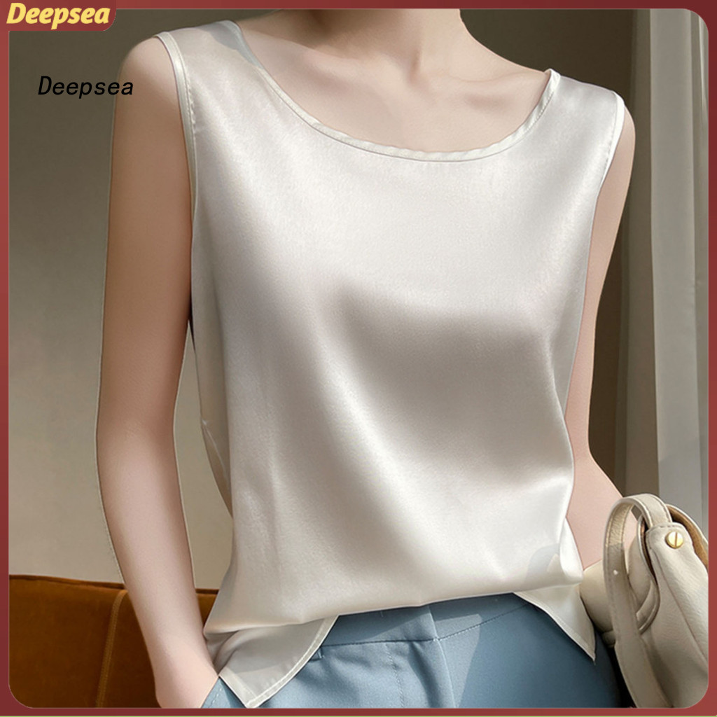 DPA ผู้หญิงs ฤดูร้อนซาตินเสื้อกั๊กรอบคอ Camisole สําหรับสวมใส่ Clubs น้ําหนักเบาและผ้าเรียบปกติ Fit 