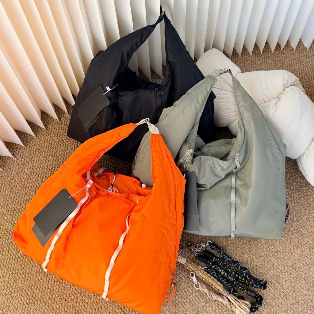 Topo สไตล์ใหม่ Cloud Tote Bag ไนลอนแนวโน้มแฟชั่นความจุขนาดใหญ่กีฬากลางแจ้งกระเป๋าสะพายไหล่เดียว