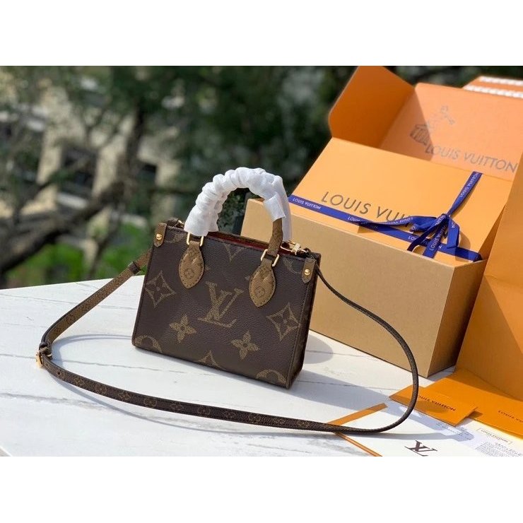 [Overseas Orders] the First Rich Home m46839 Size: 18 x 15 x 8.5cm Hong Kong Channel Order on the go