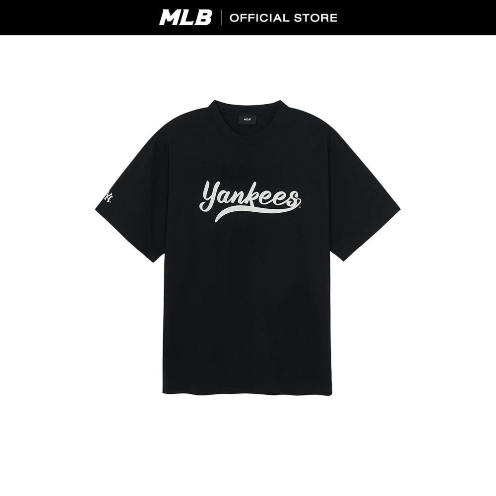 MLB เสื้อยืด ยูนิเซ็กส์ Varsity Cursive Over Fit T-Shirts รุ่น 3ATSV0254 50BKS สีดำ