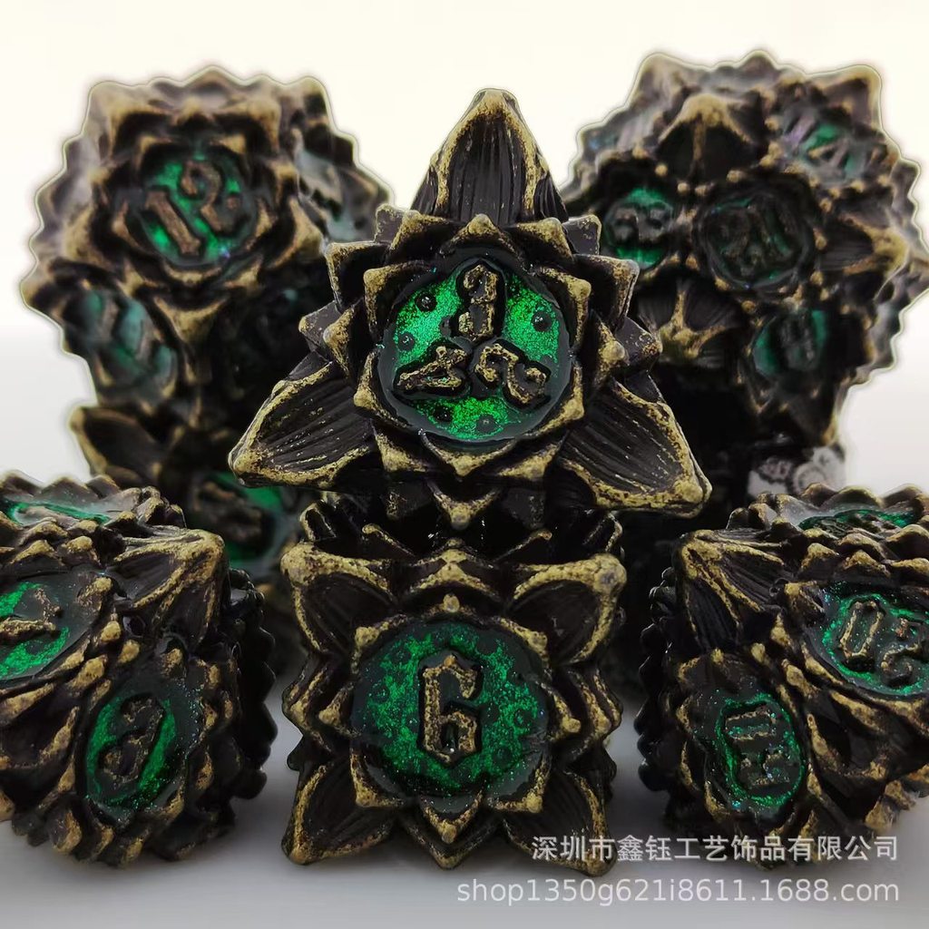 ชุดลูกเต๋าโลหะ DND Dungeon และ Dragon TRPG Multi-faceted Body Color COC Running Group D6 เกมกระดาน D