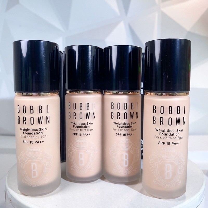 จัดส่งรวดเร็ว ของแท้ *สูตรใหม่* Bobbi Brown Weightless Skin Foundation Weightless Skin SPF 15 PA++ 30ml