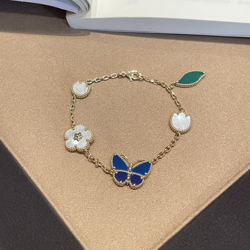 คุณภาพสูง Four-Leaf Clover Blue Butterfly สร้อยข้อมือห้าดอกไม้หญิง V Gold ชุบหนา 18K Gold Light Luxury All-Match สร้อยข้อมือ