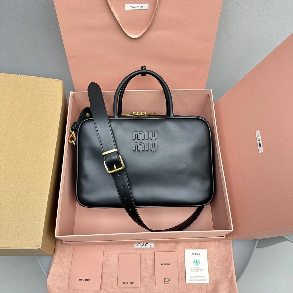 Miu Miu/Miu Miu สายสะพายไหล่สไตล์ใหม่ซิปโลโก้สีน้ําตาลสีดํากระเป๋าเอกสารกระเป๋าถือ