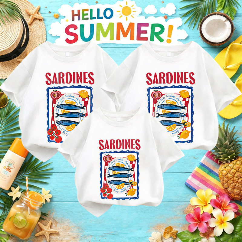 พร้อมส่ง&จัดส่งใน 24 ชม.) RINA STUDIO Retro Beach Style Family Couple T-Shirt Set with Sanma Fish Mo