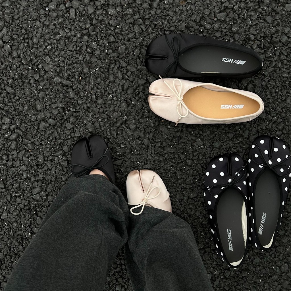 Meibo และ Polka Dot Satin Pumps Flat Ballet Split Toe Shoes