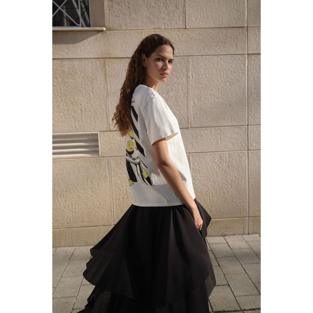 H&M(เอชแอนด์เอ็ม) เสื้อยืดตกแต่งแอปพลิเค้ ผู้หญิง 1329550_1