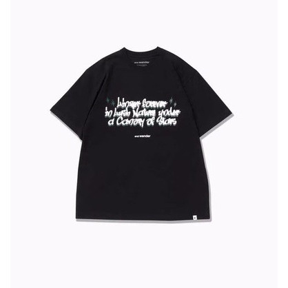 เสื้อยืดกราฟฟิตี้โลโก้ Fendi และ Wander แขนสั้น สำหรับผู้ชายและผู้หญิง