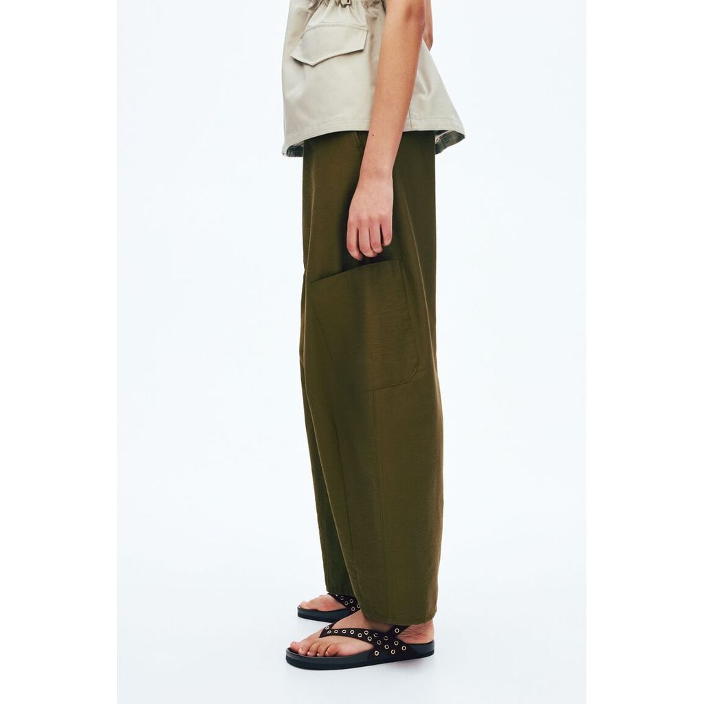 H&M(เอชแอนด์เอ็ม) กางเกงทรงคาร์โก้ทรงบอลลูน ผู้หญิง 1322869_2