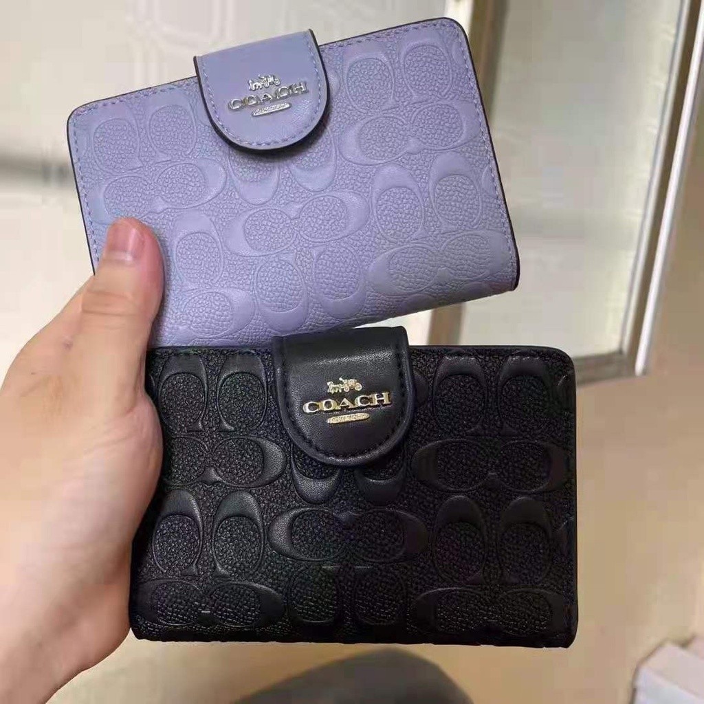 Zip Wallet C5896 C4768 C6011 สไตล์ปุ่มใหญ่ กระเป๋าสตางค์แบบพับสั้นสำหรับผู้หญิง V1SE35HD