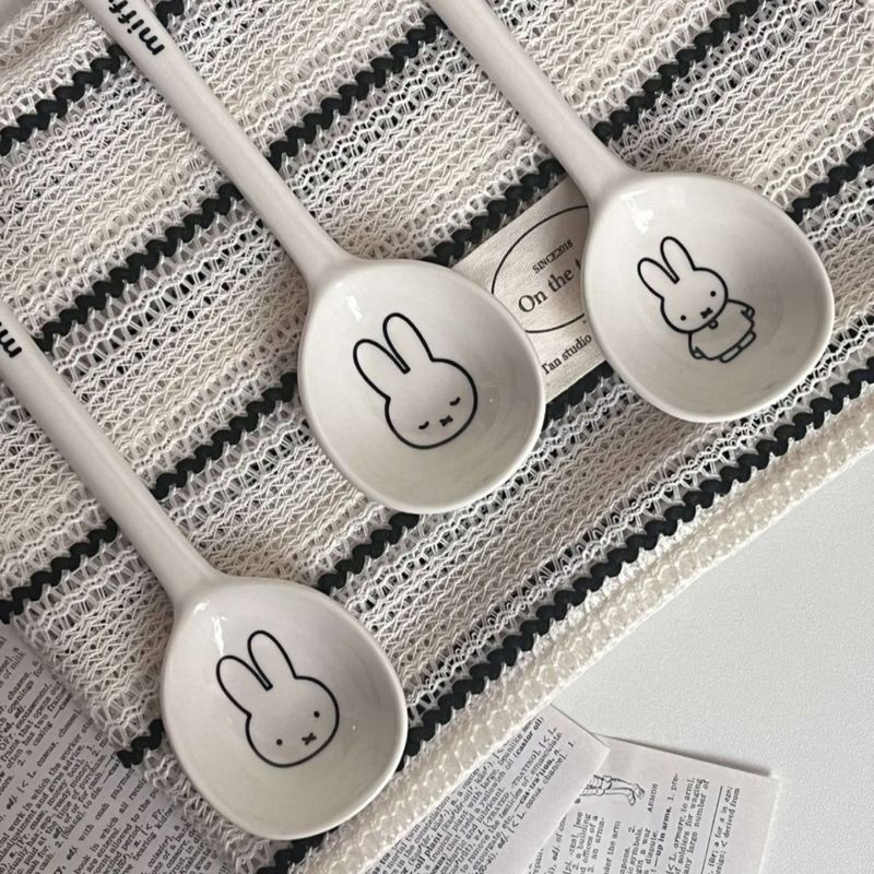 Miffy/น่ารักMiffyกระต่ายช้อนเซรามิคสีขาวInsช้อนด้ามยาวในคร รูปที่ 6