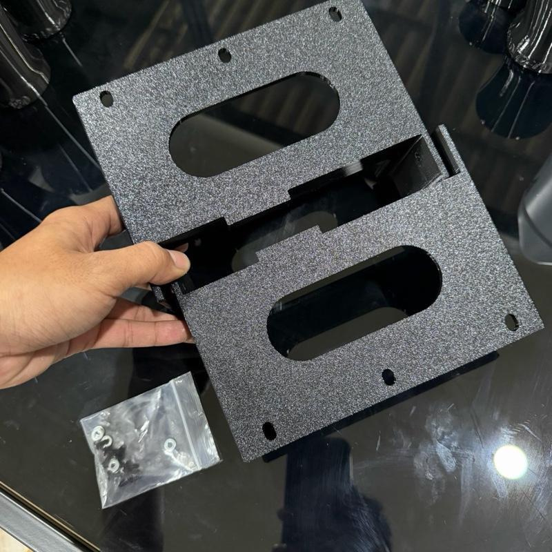 Soundcraft ขาต่อยึดแรค Ui12 3D Rack Adapter รุ่น Ui12 ชุด 2 ชิ้น ซ้าย-ขวา พร้อมน็อต สำหรับงานเสียง
