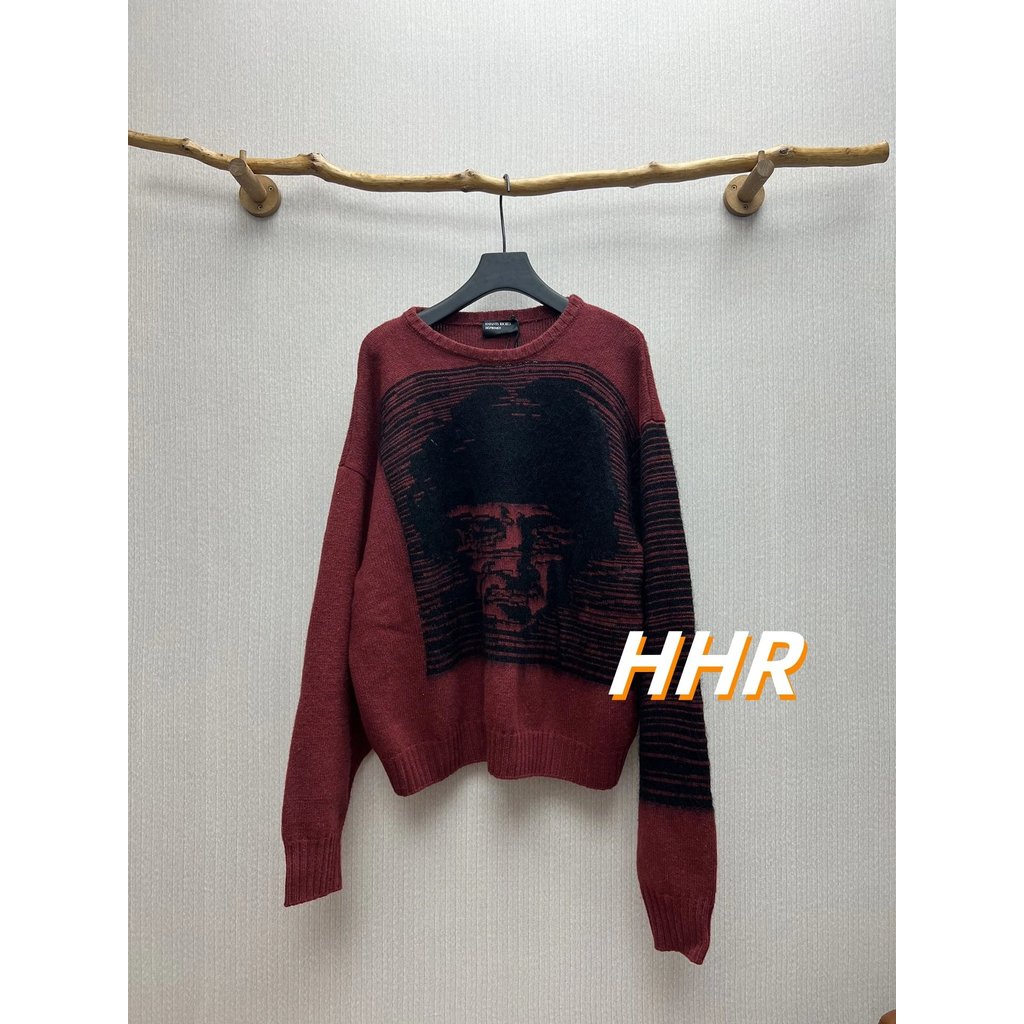 ERD เสื้อถักแจ็คเก็ตแขนยาวพิมพ์โลโก้รอบคอ ดีไซน์หลวมสบาย สำหรับทุกวัน อายุไม่จำกัด โทนไวน์แดง
