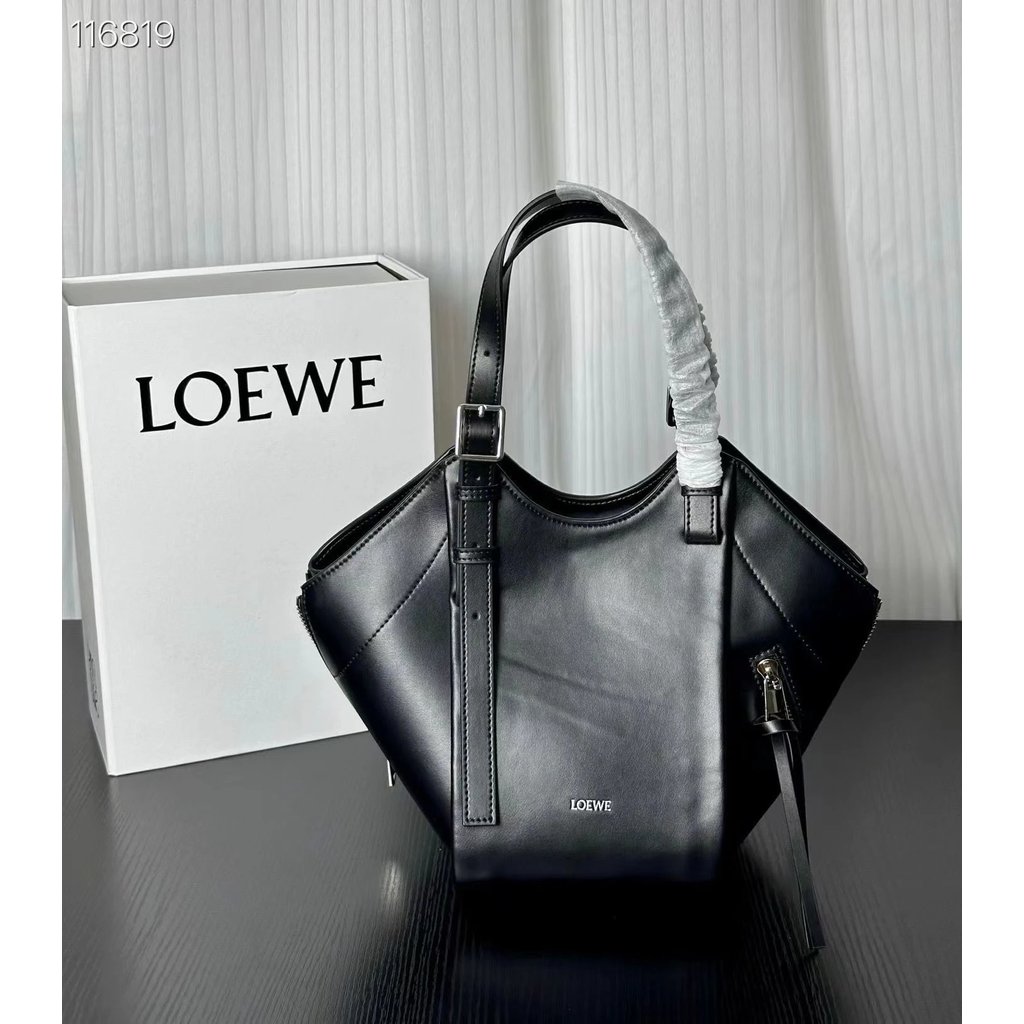 [Littlechaoer แนะนํา] LOEWE Bag LOEWE Hammock Bag สไตล์ใหม่ LOEWE Flip Hammock Bag Portable One-Shou