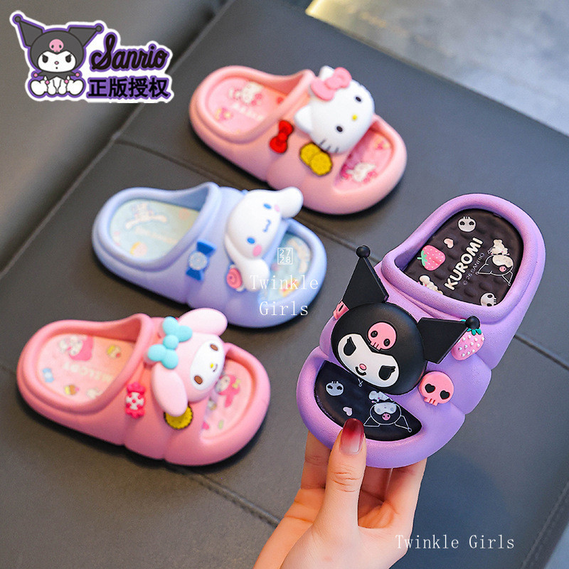 อย่างเป็นทางการ Sanrio Kuromi Cinnamoroll รองเท้าแตะน่ารักสําหรับเด็กผู้หญิงลื่นกันน้ํารองเท้าแตะฤดูร้อน Hello Kitty My Melody การ์ตูนรองเท้าชายหาดนุ่ม