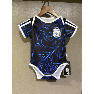 2026 ทีมชาติเสื้อฟุตบอลออกแบบ ชุดรอมเปอร์ เด็กทารกเสื้อฟุตบอลบอดี้สูท ชุดจั๊มสูท ชิ้นเดียวเด็กวัยหัดเดินเด็กกีฬาชุดคลาน