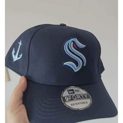 ใหม่ EIra Seattle Kraken Team 9FORTY A-Frame Snapback Edition 9Forty A Frame Snapback unisex ม่านบัง