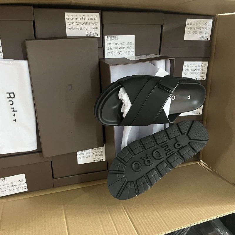 2026 รองเท้าชายหาดลําลองแฟชั่นฤดูร้อนของผู้ชาย PEDRO Outsole พร้อมฉลาก