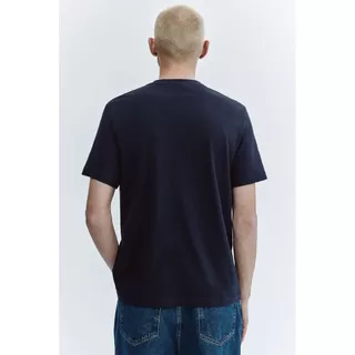 H&M(เอชแอนด์เอ็ม) เสื้อยืดคอกลมทรงปกติ ผู้ชาย 0685816_15