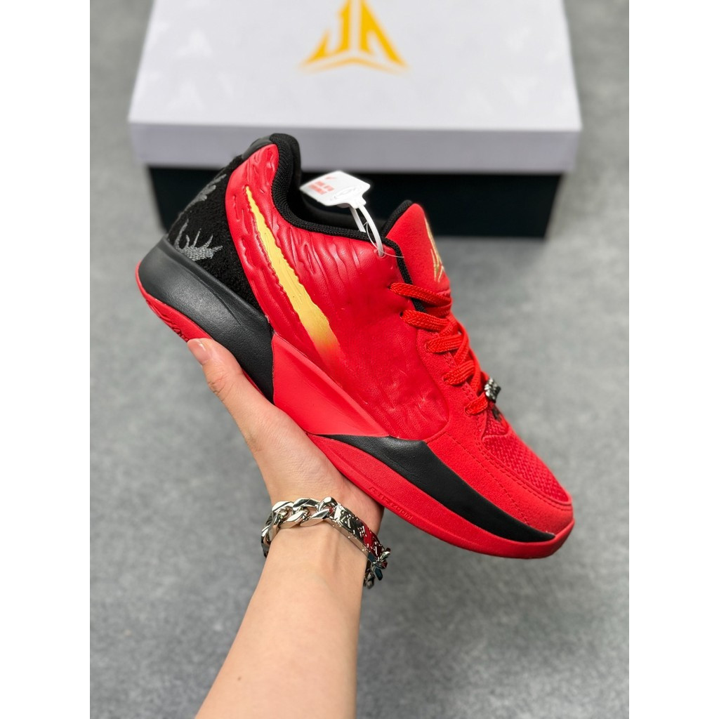 รองเท้าJA2สำหรับผู้ชาย ออกแบบมาเพื่อกันลื่น และทนทานต่อการสึกหรอ พร้อมสวมใส่ขณะฝึกฝนและการแข่งขัน โด