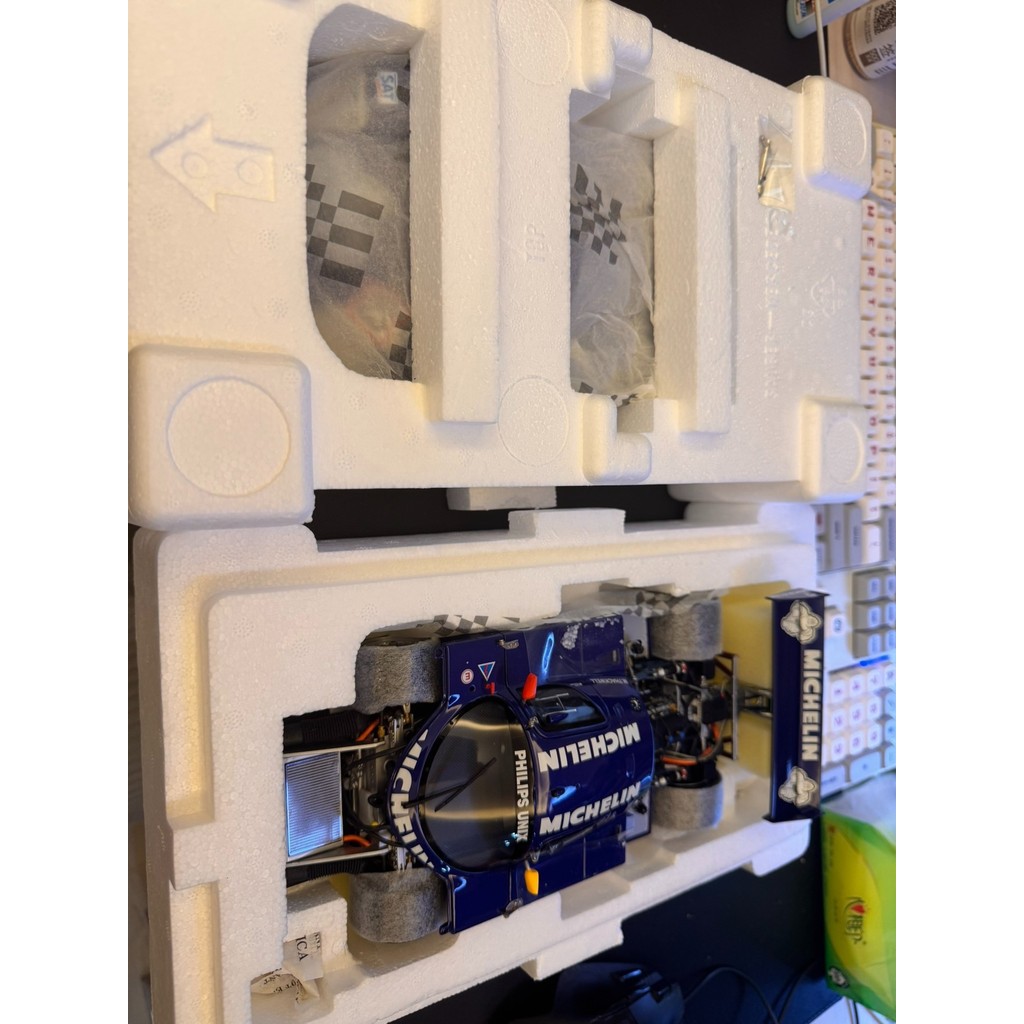 EXOTO 1/18 Alloy Fully Open Mercedes-Benz Sober C9 Michelin Color Matching No. 63 ใหม่เอี่ยมไม่มีข้อ