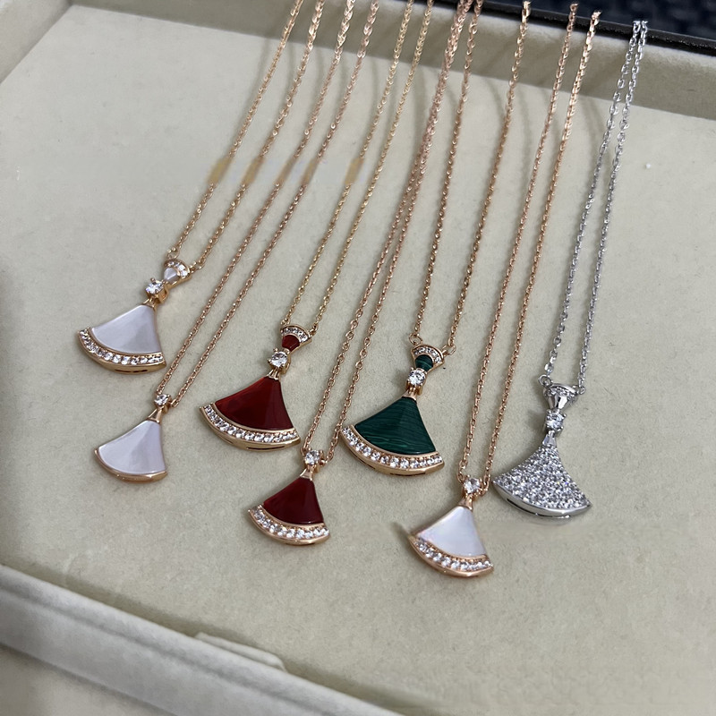 สร้อยคอดизайнพัดลมฟริติลลารี สีขาบ
