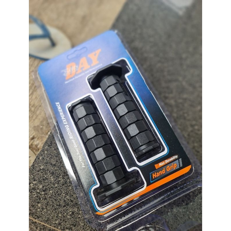 UNIVERSAL OCTAGON SPORT DAY HANDGRIP สําหรับมอเตอร์ไซค์ทุกรุ่น