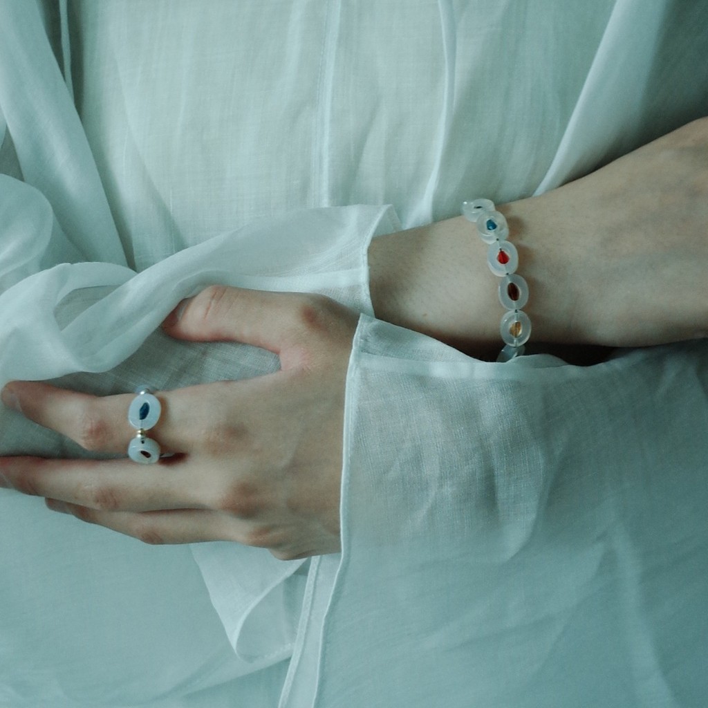 แหวนลูกปัดสีสันสดใส ดีไซน์ดั้งเดิมแบบเอกลักษณ์