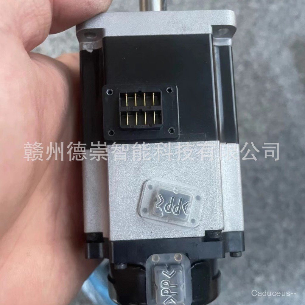 OMRON OMRON R88M-1M20030T-BS2, R88M-1MT-S2 เซอร์โวมอเตอร์นําเข้า