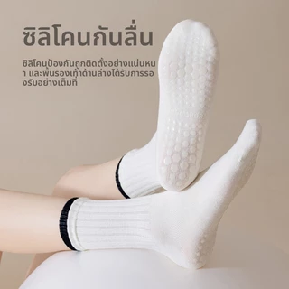 ถุงเท้ากีฬาสำหรับผู้หญิง ทำจากผ้าฝ้าย ออกแบบมาเพื่อดูดซับเหงื่อ ระบายอากาศได้ดี และมีประสิทธิภาพในการป้องกันการลื่นไถล