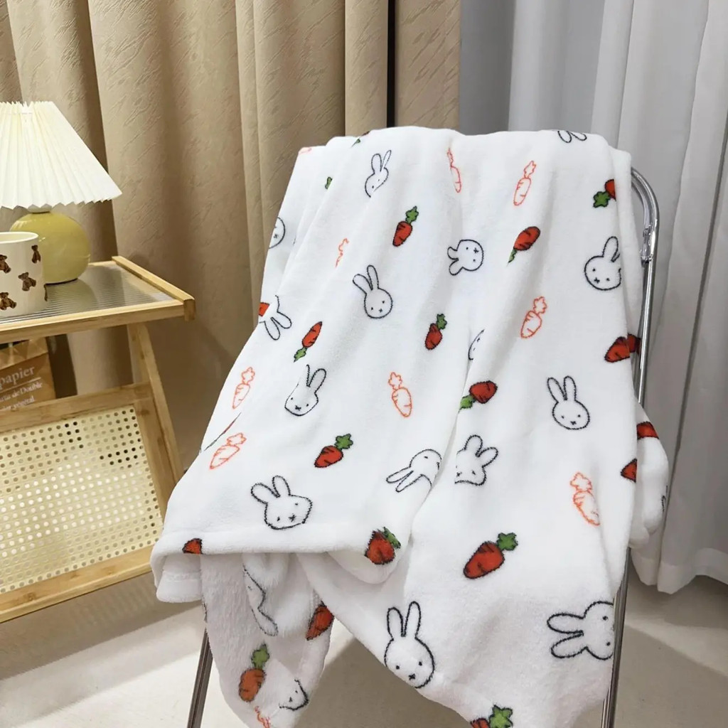 ผ้าห่มพิมพ์ลายกระต่ายน่ารัก ใช้งานได้ทั้งเป็นผ้าคลุมไหล่และผ้าห่มขนาดเล็กสำหรับหอพักนักเรียนและการนอนกลางวันในออฟฟิศ - รูปที่ 2