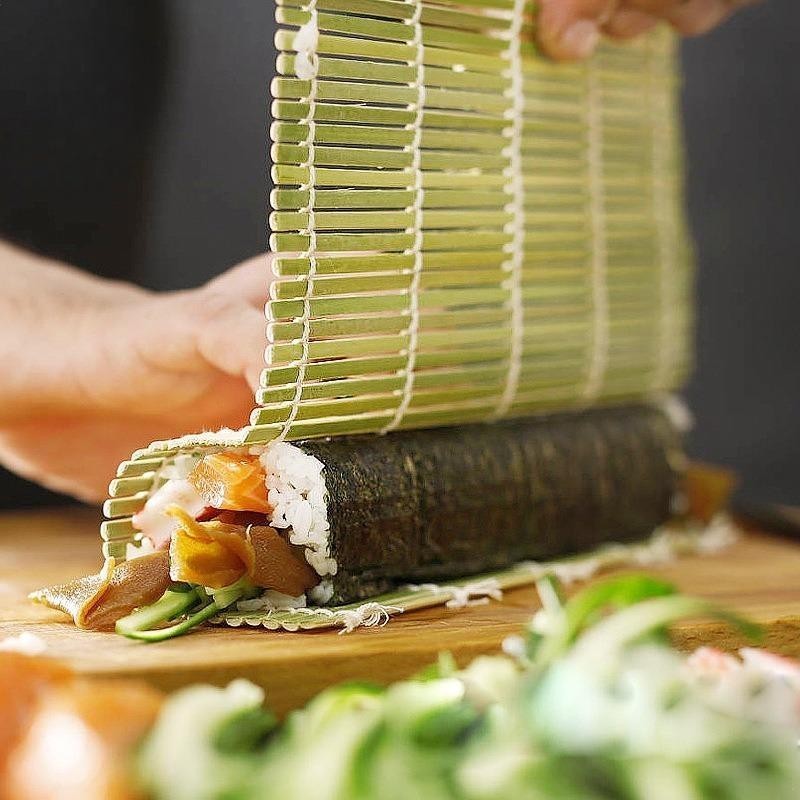 ที่ม้วนซูชิ เสื่อม้วนซูชิแบบไม้ เครื่องมือโอนิกิริ ทำจากไม้ไผ่ Sushi Bamboo Roller - รูปที่ 4