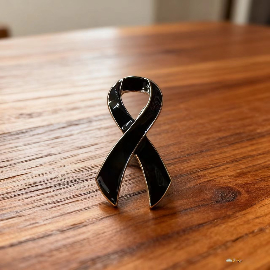 【COD】เข็มกลัดริบบิ้นดำ เข็มกลัดริบบิ้นดำ เข็มกลัดไว้ทุกข์ ของที่ระลึกงานศพ ส่งด่วนจากกรุงเทพฯ