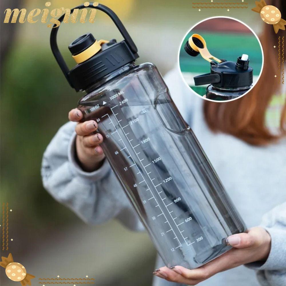 MEUGII ขวดน้ำกีฬา 1.5L/2L/3L ความจุใหญ่ พกพาสะดวก กันรั่วซึม มีเครื่องหมายเวลา น้ำหนักเบา สำหรับเดินทางและกีฬากลางแจ้ง