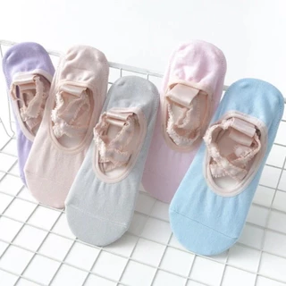 COD ถุงเท้าผู้หญิง ถุงเท้ากีฬาลูกไม้สายรัดข้อเท้ารอบ พิลาทิส กันลื่น 4 สี สไตล์หวาน สบาย