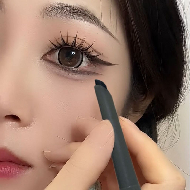 Marty Li Eyeliner Oblique Blade กันน้ํา Non-Smudge Long-Lasting Lying Silkworm Down to Pen Flat Eyel