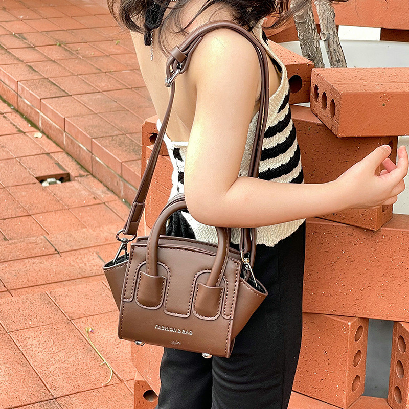 【Ready Stock】 INS New Children's Bags Crossbody Bag Pu Girl Princess Weastern Style and Chanel's Sty