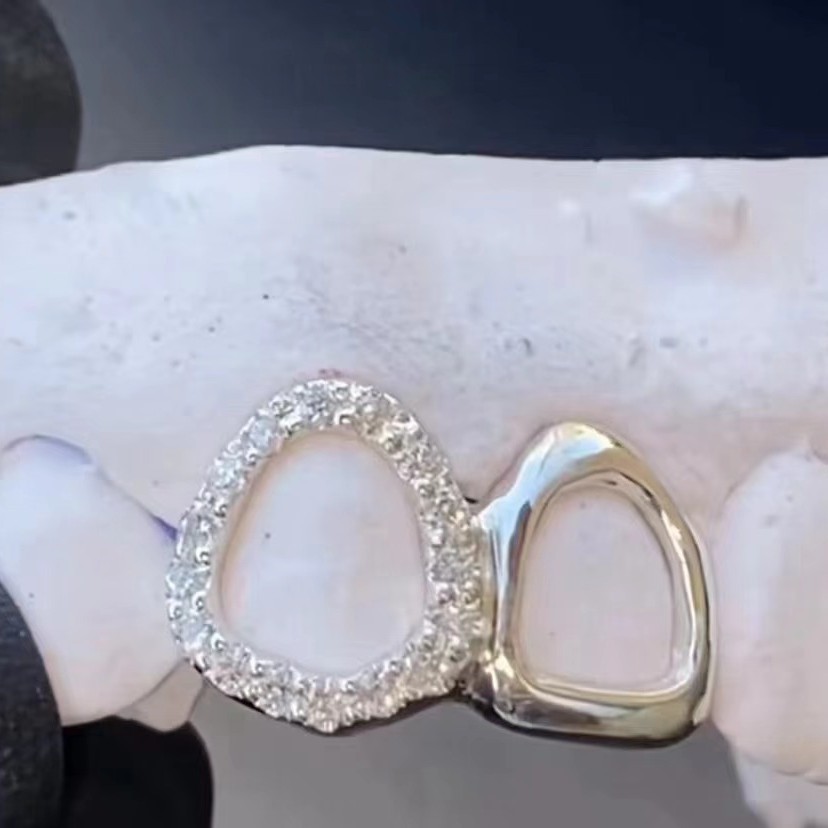 Braces Hip-Hop Stars รูปไข่เพชร-Studded ฟันเครื่องประดับแฟชั่นที่ไม่ซ้ํากันอินเทรนด์ Grillz ตกแต่งฟั