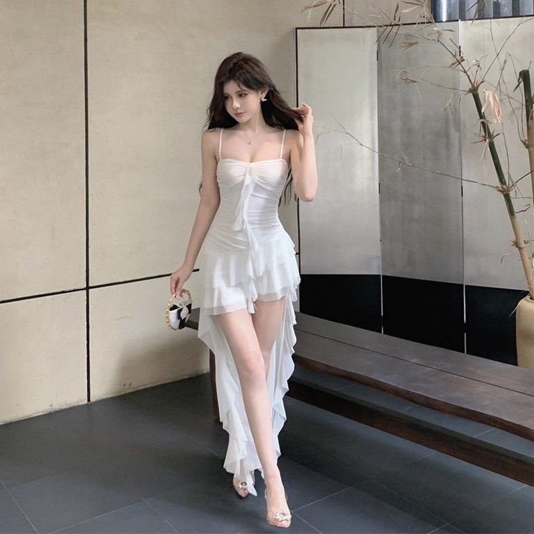 Hotpink ส่งจาก Bangkok  ชุดเดรสแฟชั่นผู้หญิง ชุดเดรสผ่าท่อนบนของสาวร้อน กระโปรงยาวกลางผ่าผ่าไม่ปกติ