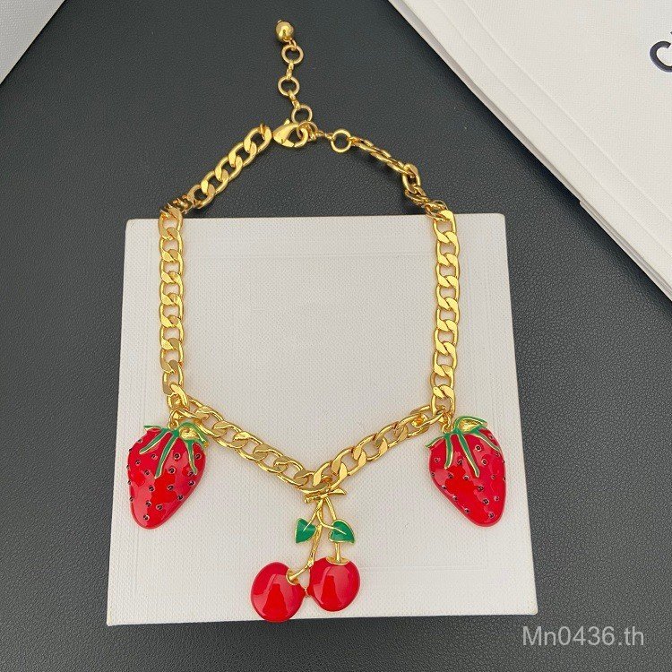 สร้อยคล้องคอมีดาวและดวงจันทร์ สไตล์เรโทรสตรอเบอร์รี่ ทำจากทองเหลืองเคลือบทอง ออกแบบมาในสไตล์ยุโรปอเม