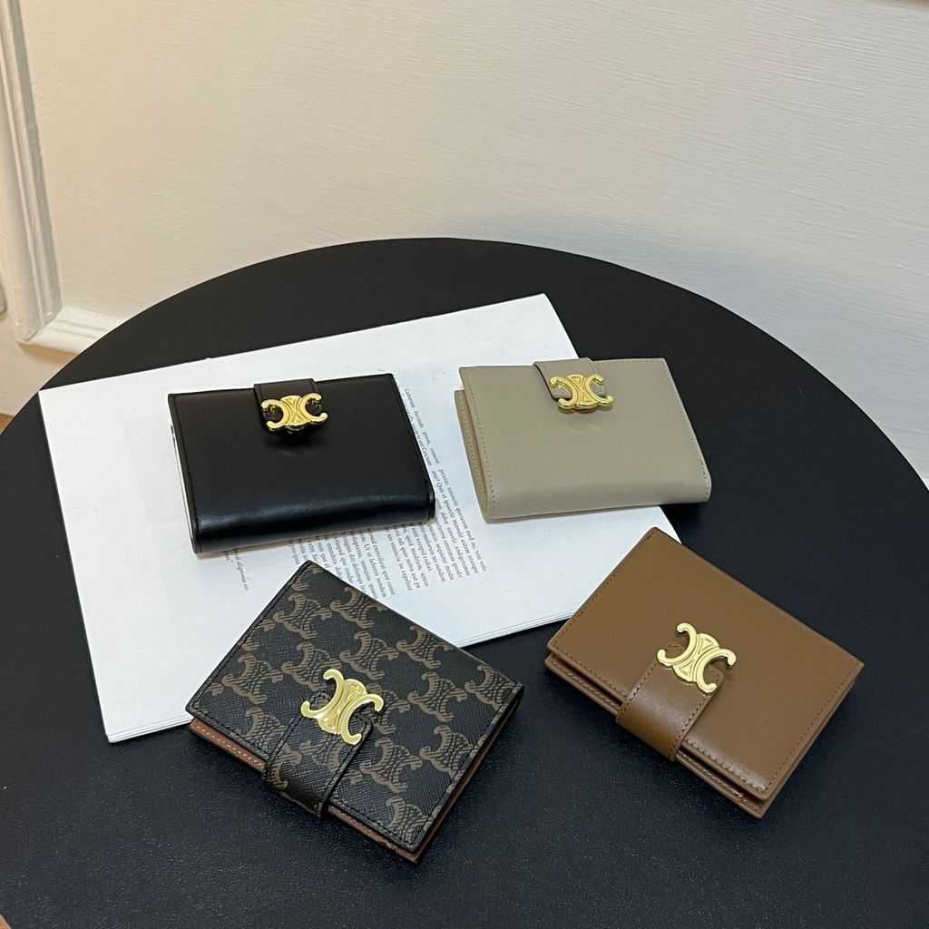 พร้อมสต็อกและจัดส่งไว กระเป๋าสตางค์ใบสั้นหนังสำหรับผู้หญิงแบบสองพับ ออกแบบอย่างประณีตจาก Tyromov