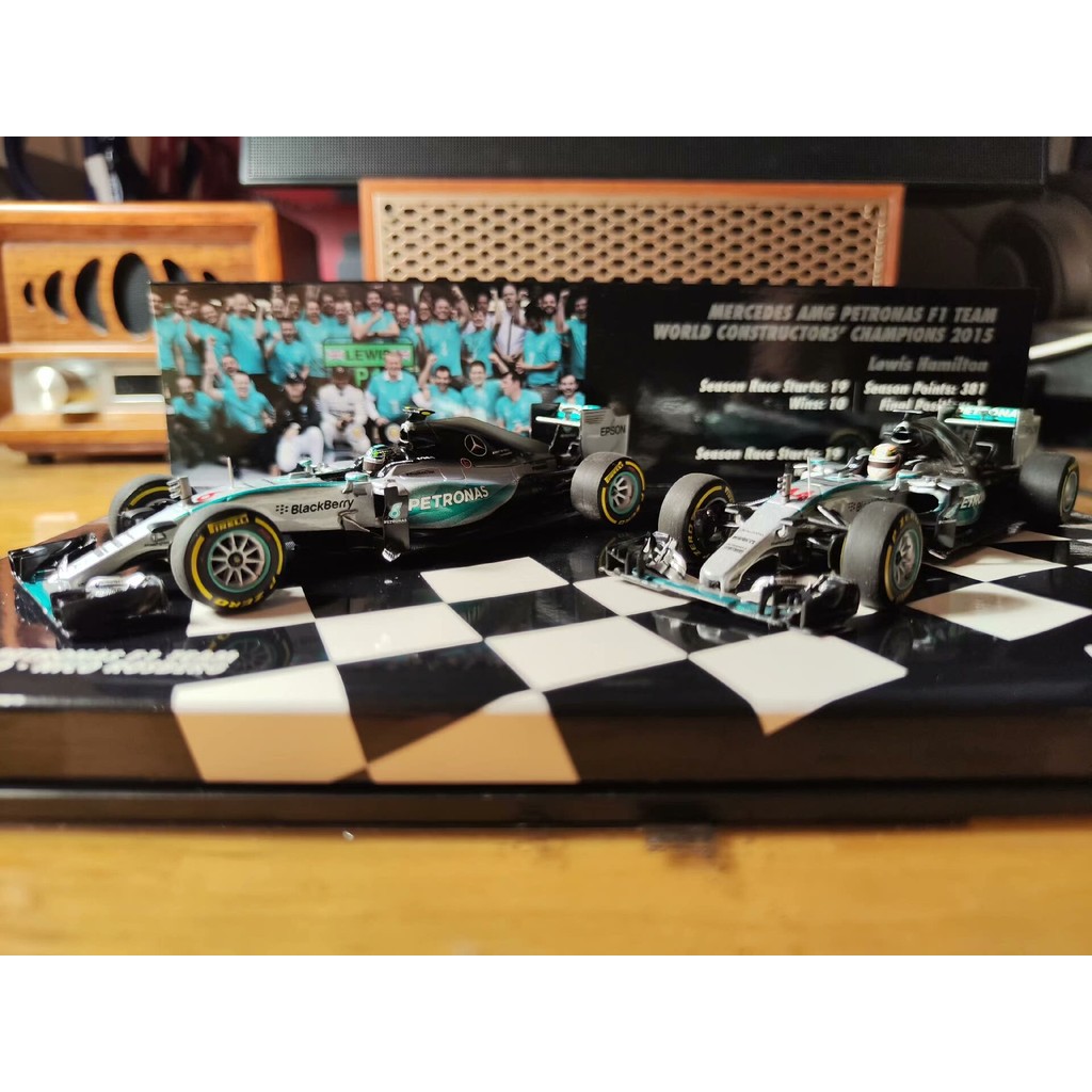 F1 รถแข่ง รุ่น 1: 43 Mini Cut Mercedes-Benz AMG W06 Hamilton Rothberg World Champion Double Car Set 