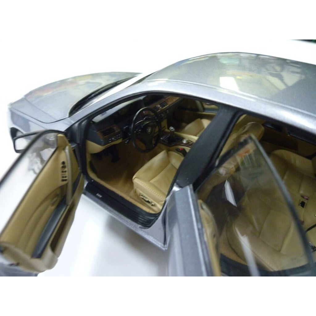 Jingshang 1/18 BMW 5 Series e60 Car Model 530i Hot Wheels Kyosho Fine Otto Mini Cut 5 Series ควรเป็น
