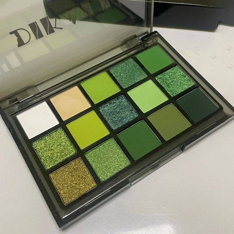 สีเขียวสด 15 สีอายแชโดว์ Palette Matte Pearlescent Pigmented ติดทนนานกันน้ํา Sweat-Proof คอสเพลย์เล่นแต่งหน้า