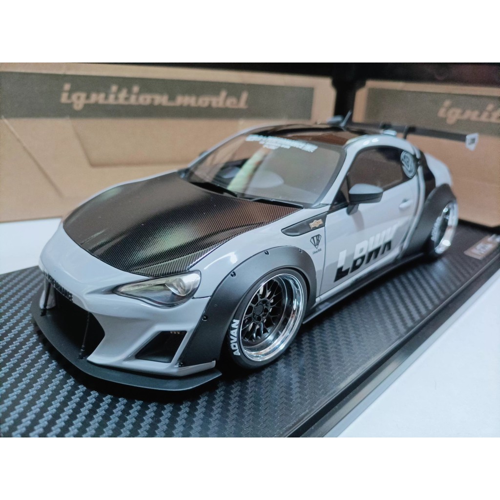 IG 1 18 Toyota Wide Body ดัดแปลงรถสปอร์ตรุ่น LBWK Toyota 86 ZN6 ver.1 สีเทาสีดํา
