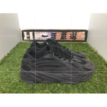 Adidas Yeezy Boost 700 Vanta v2 คุณภาพสูง สีดําทุก Retro Jogging FU6684 สะท้อนแสง