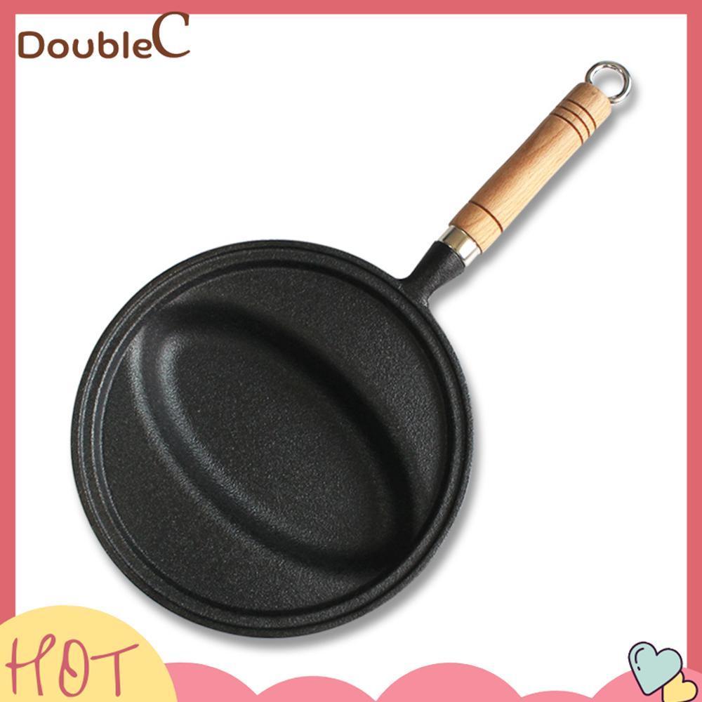 Double C .✿   กระทะเหล็กหล่อด้ามไม้ Omurice ทําอาหารหม้อ Anti-Scald แพนเค้กแม่พิมพ์ Skillet กระทะสํา