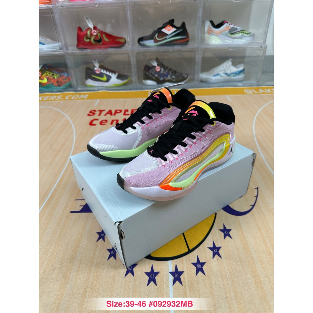 รองเท้าบาสเก็ตบอล Luka 4 ดั้งเดิม สำหรับเล่นภายในสนาม